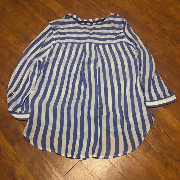 Vixbe Tie Front Top One Pocket Size Large - Picture 2 of 5